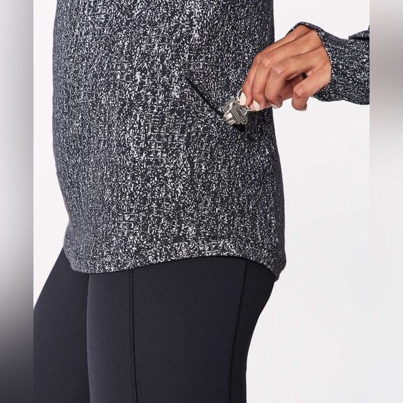 Lululemon Extra Mile Long Sleeve Athletic Running Top Black White Size 6 - Picture 3 of 11